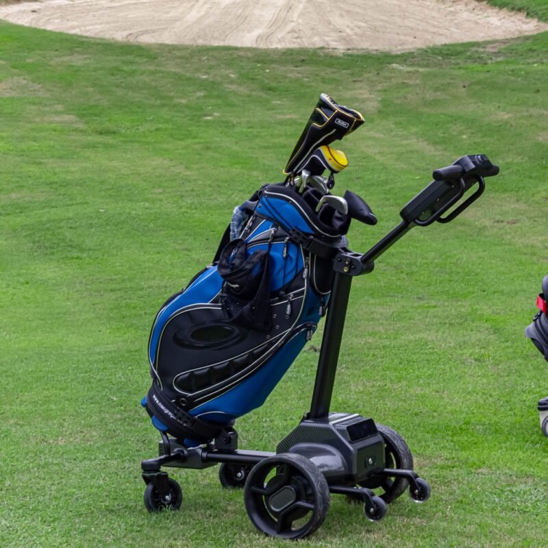 Electric golf trolley with lightweight carbon frame for easy carry