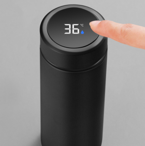 Golf-themed stainless bottle with LED smart temperature feature